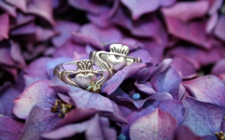 Claddagh rings, wedding rings, traditional wedding rings